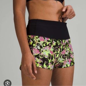 LULULEMON HIGH RISE SPEED UP SHORTS 2.5 INCH SIZE 8